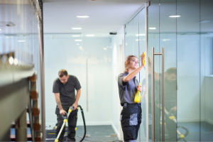 Moe-InMove-Out Cleaning (300 x 200 px) (1)